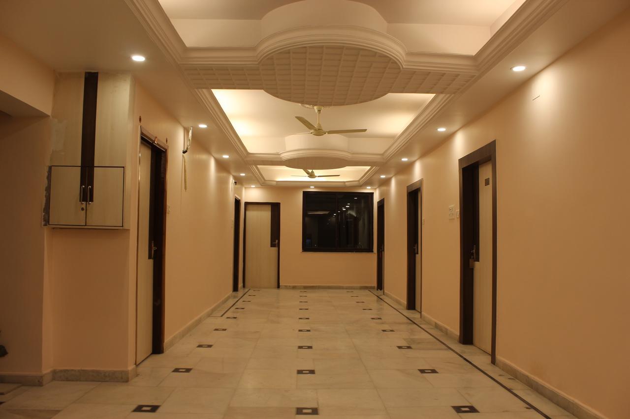 Hotel Kuber Palace Ранчи Екстериор снимка