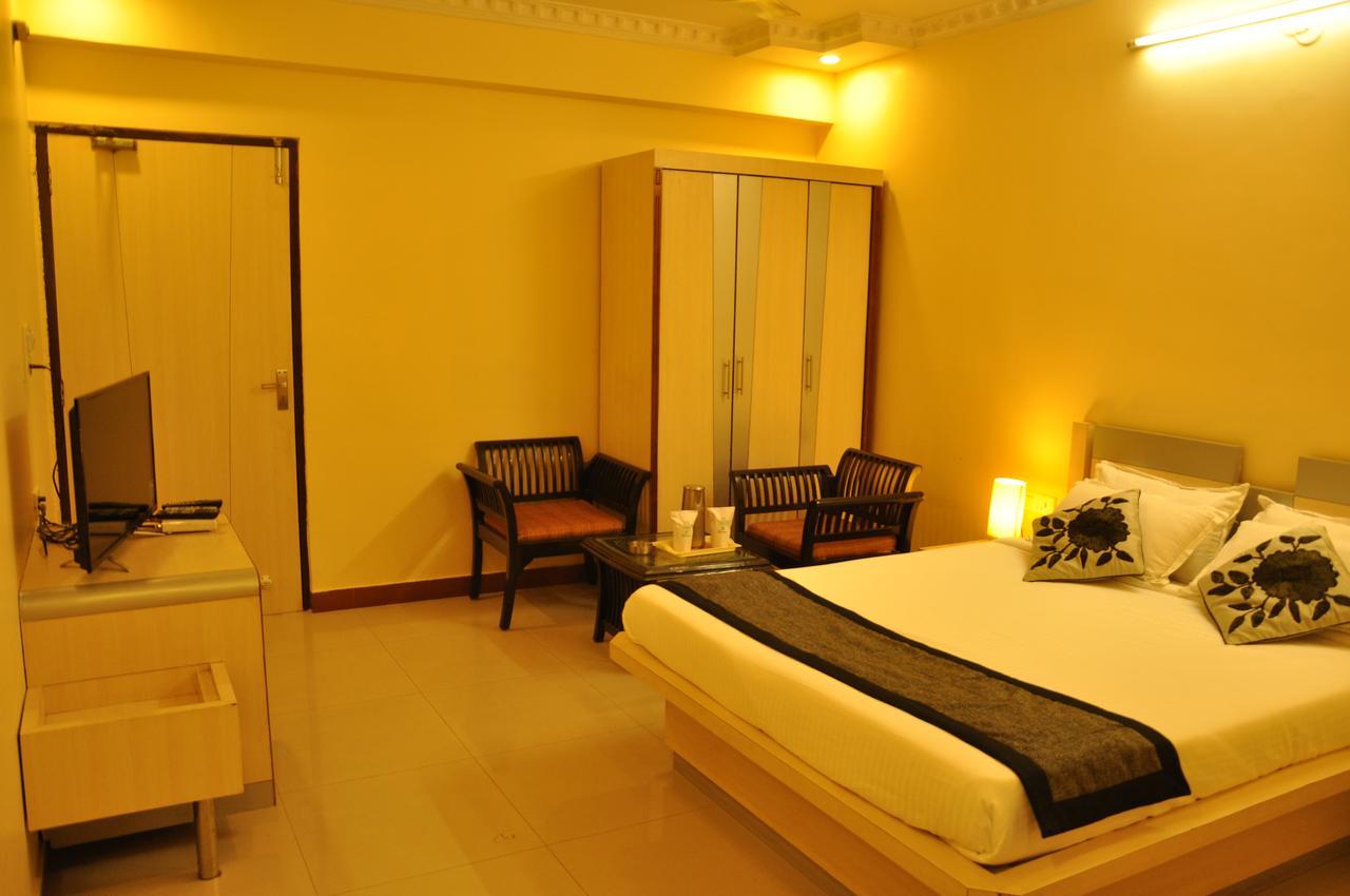 Hotel Kuber Palace Ранчи Екстериор снимка